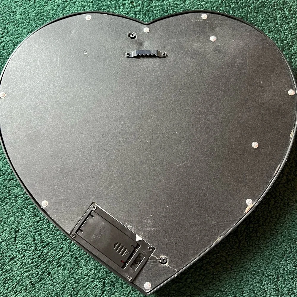 Light Up Heart-Shaped Wall Mirror